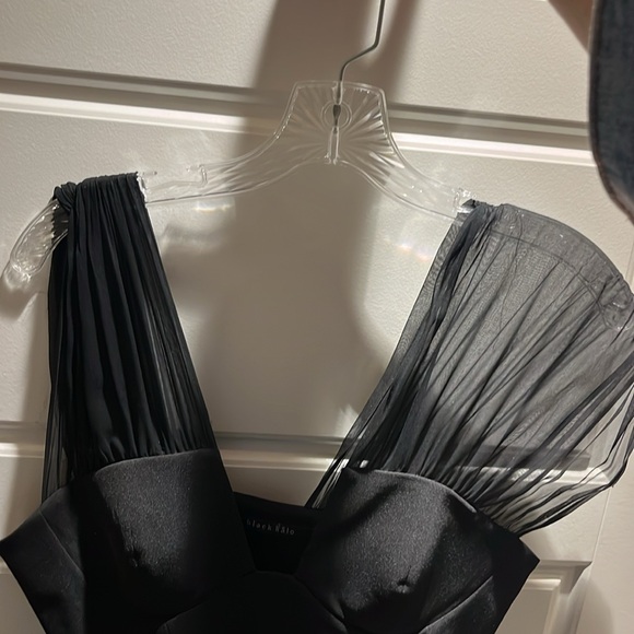 Black Halo mini dress, size 6 - Picture 6 of 6